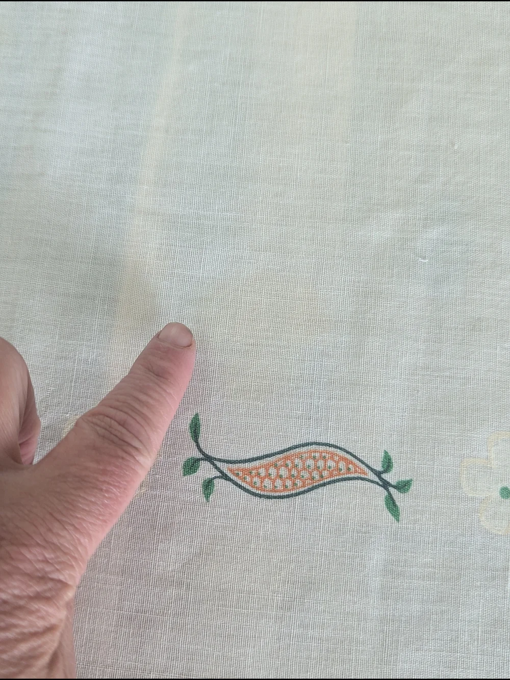 Printed Floral Linen Tablecloth – Southern Cottage, 70